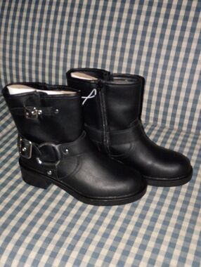 Black Women’s Mid-Calf Buckle Boots - Universal Thread